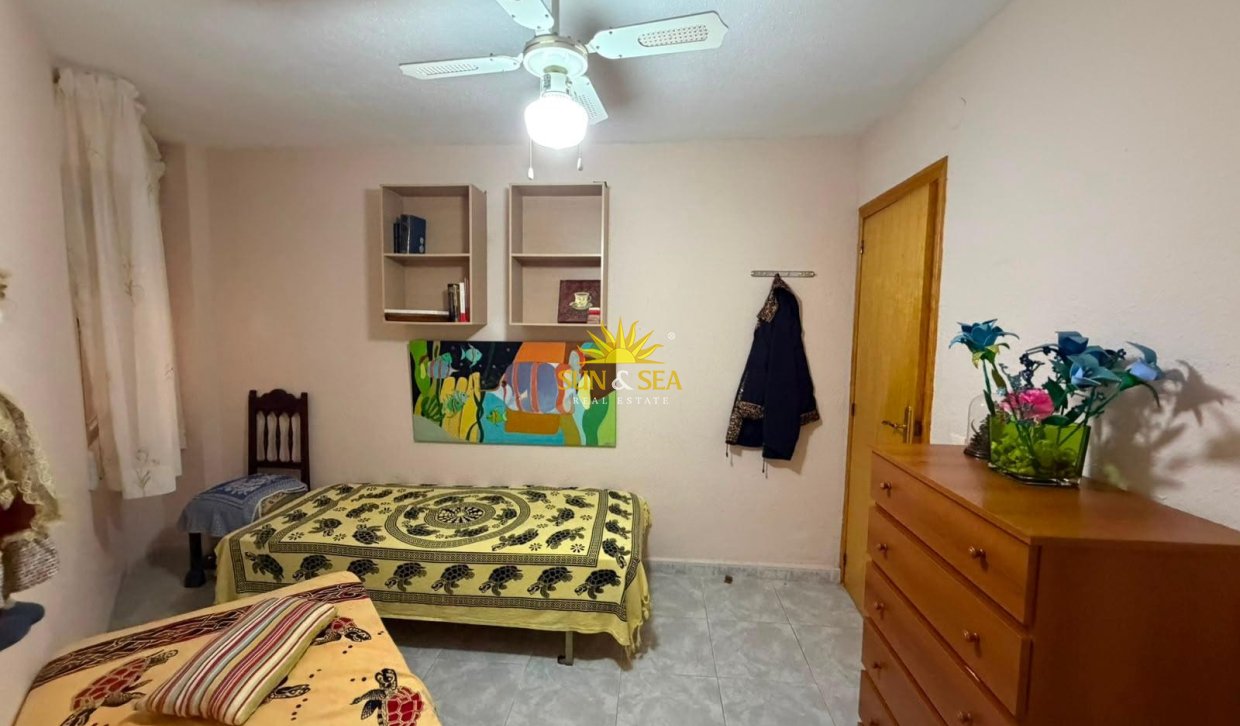 Resale - Apartment - Torrevieja - Centro