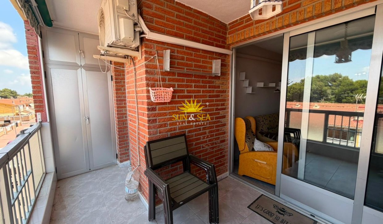 Resale - Apartment - Torrevieja - Centro