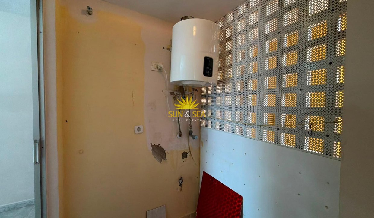 Resale - Apartment - Torrevieja - Centro