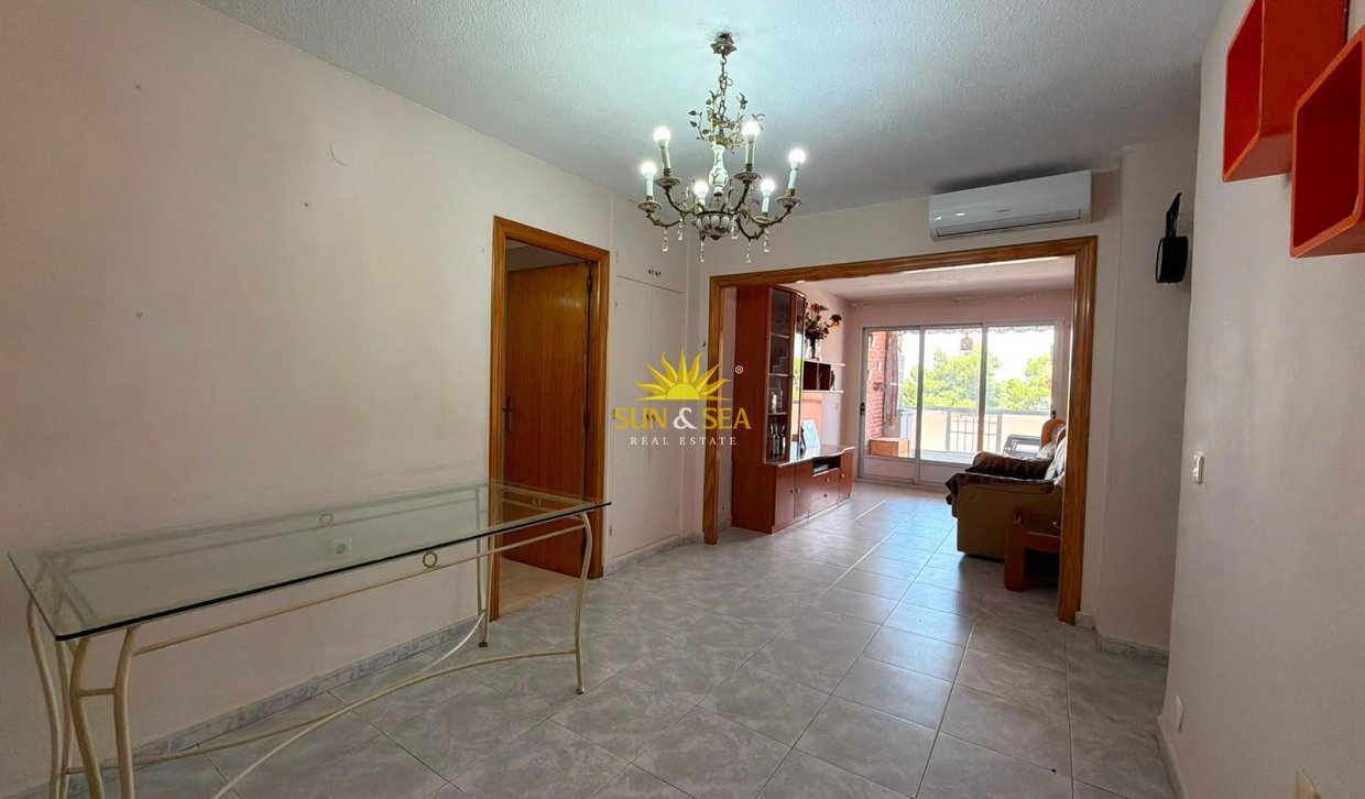 Resale - Apartment - Torrevieja - Centro
