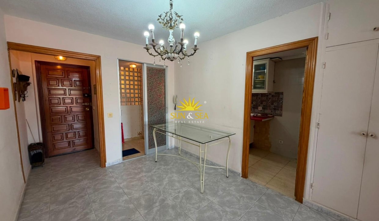 Resale - Apartment - Torrevieja - Centro