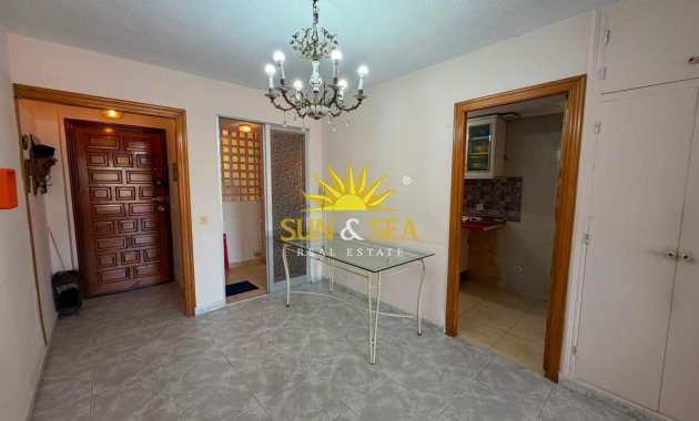 Resale - Apartment - Torrevieja - Centro