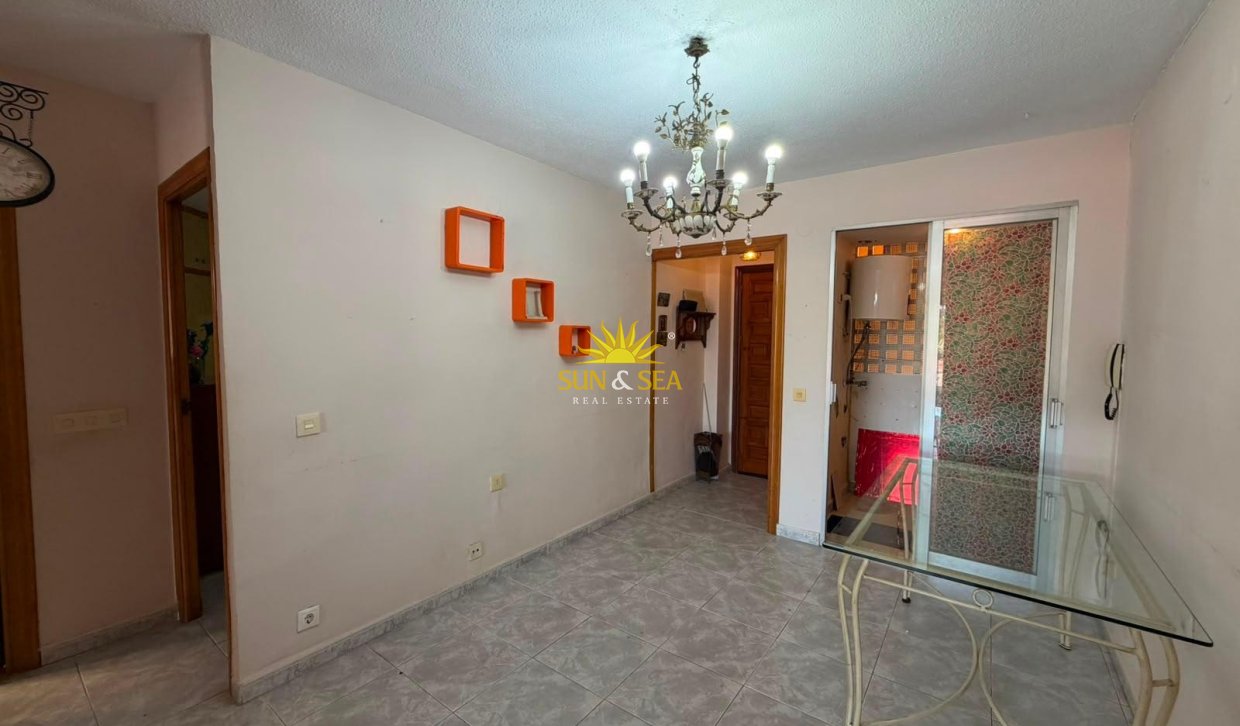 Resale - Apartment - Torrevieja - Centro