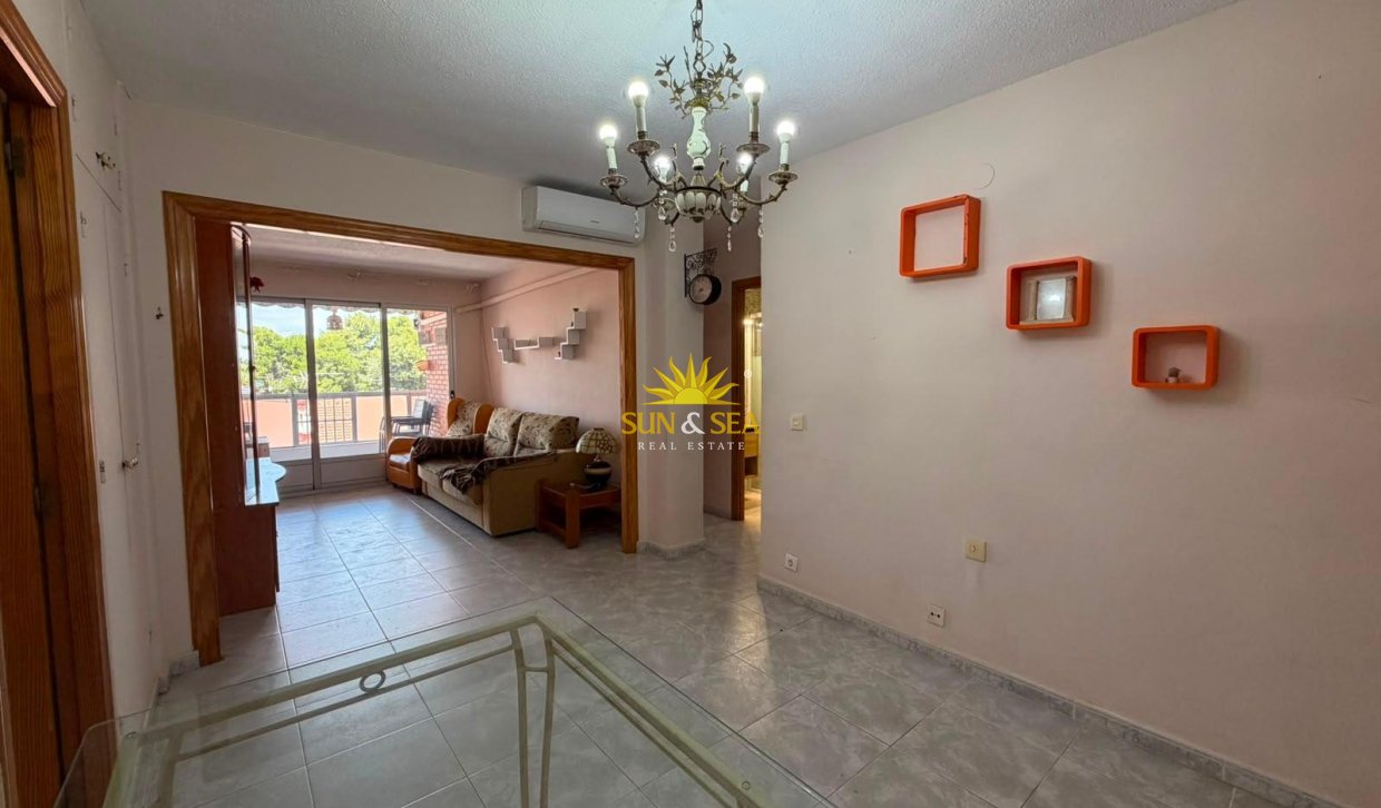 Resale - Apartment - Torrevieja - Centro