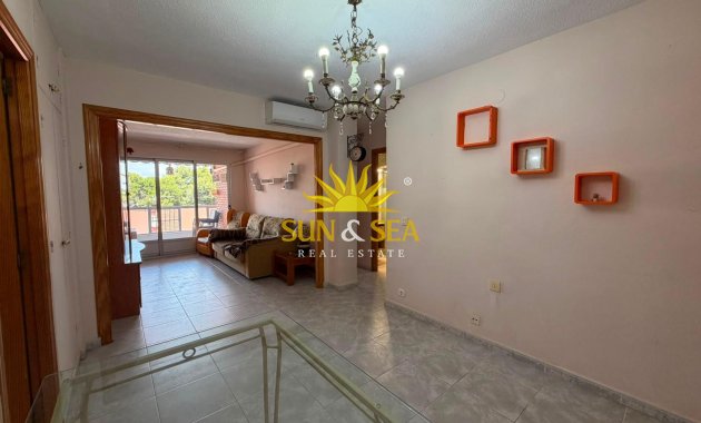 Resale - Apartment - Torrevieja - Centro