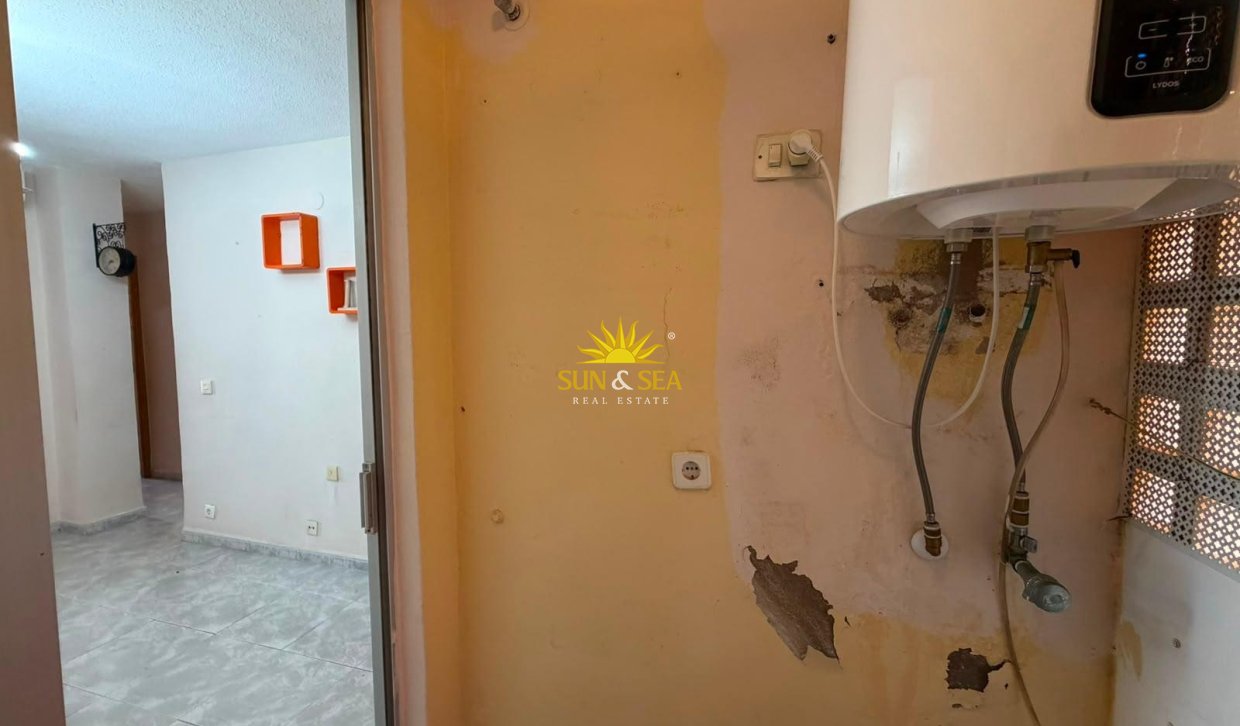 Resale - Apartment - Torrevieja - Centro