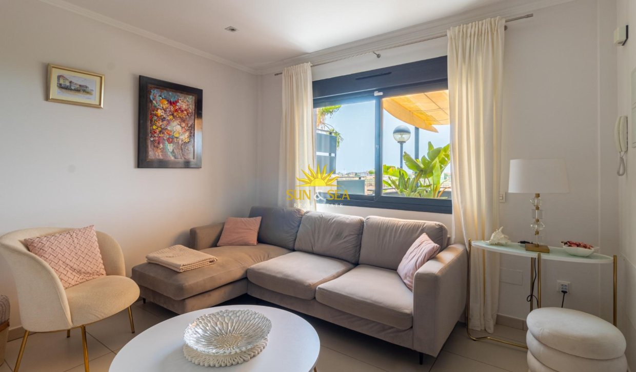 Reventa - Villa / Semi separado - Orihuela Costa - Lomas de Cabo Roig