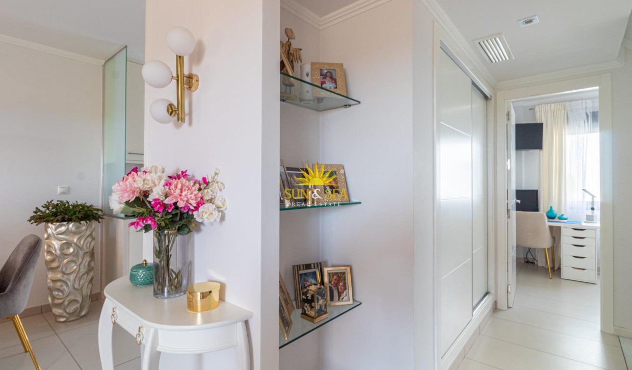 Reventa - Villa / Semi separado - Orihuela Costa - Lomas de Cabo Roig