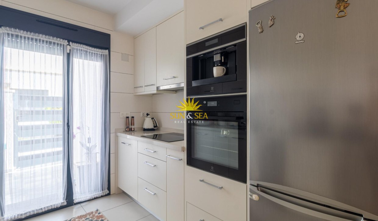 Reventa - Villa / Semi separado - Orihuela Costa - Lomas de Cabo Roig