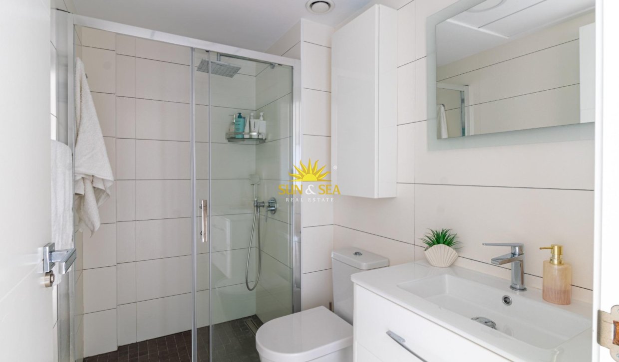 Reventa - Villa / Semi separado - Orihuela Costa - Lomas de Cabo Roig