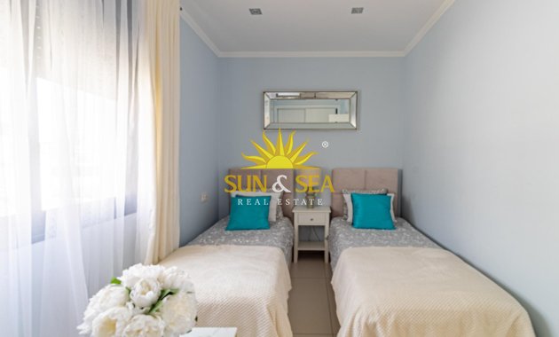 Reventa - Villa / Semi separado - Orihuela Costa - Lomas de Cabo Roig