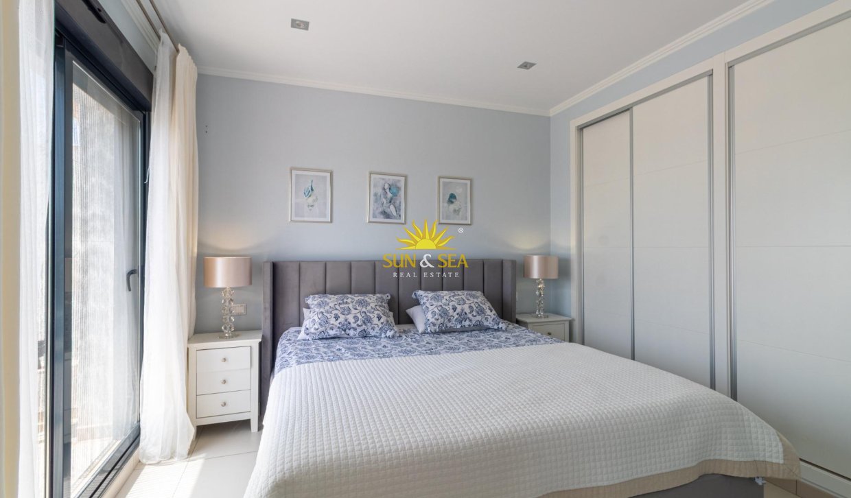 Reventa - Villa / Semi separado - Orihuela Costa - Lomas de Cabo Roig
