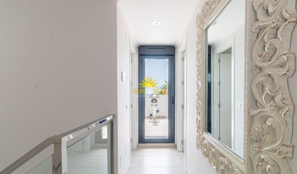 Reventa - Villa / Semi separado - Orihuela Costa - Lomas de Cabo Roig