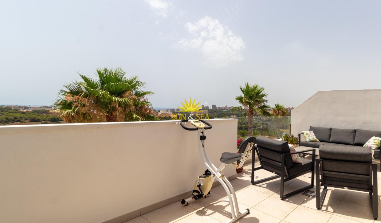 Reventa - Villa / Semi separado - Orihuela Costa - Lomas de Cabo Roig