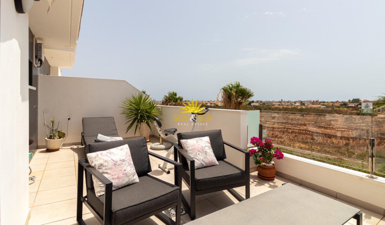 Reventa - Villa / Semi separado - Orihuela Costa - Lomas de Cabo Roig