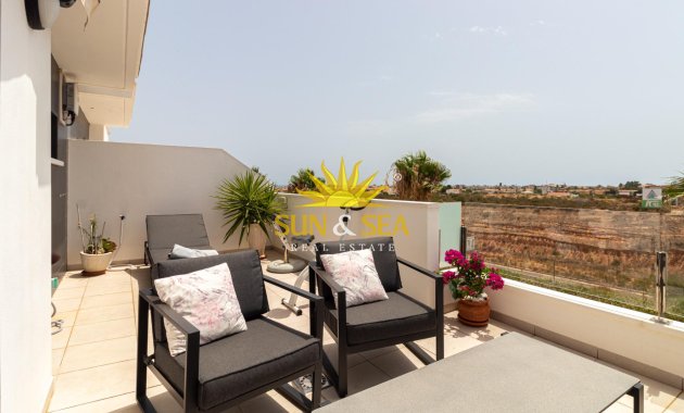 Reventa - Villa / Semi separado - Orihuela Costa - Lomas de Cabo Roig