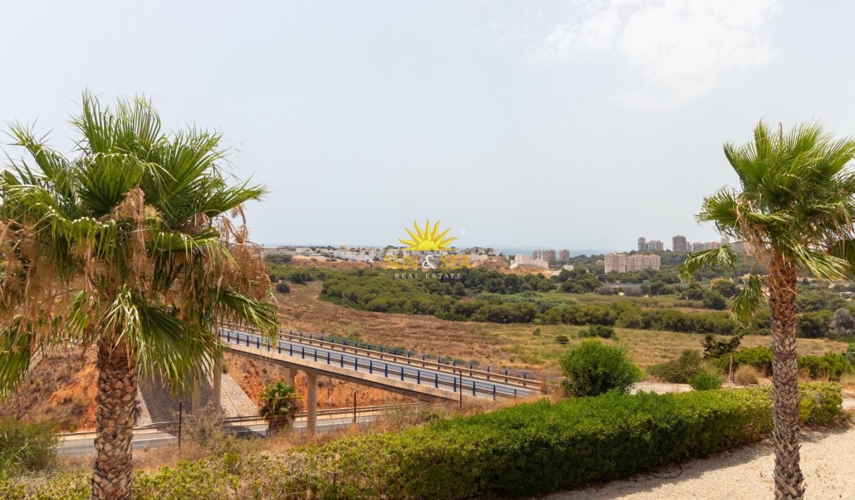 Reventa - Villa / Semi separado - Orihuela Costa - Lomas de Cabo Roig