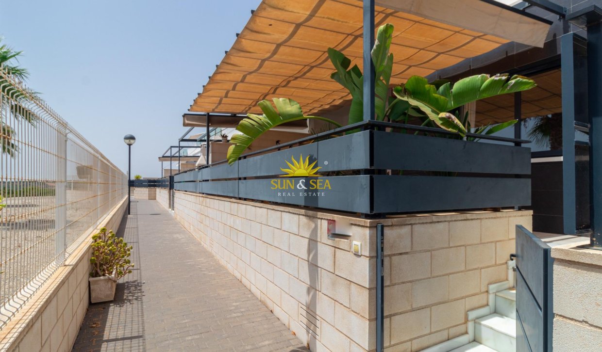 Reventa - Villa / Semi separado - Orihuela Costa - Lomas de Cabo Roig