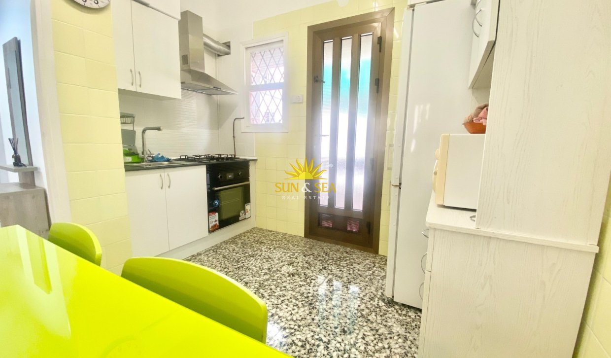 Alquiler a largo plazo - Apartamento - Alicante (Alacant)