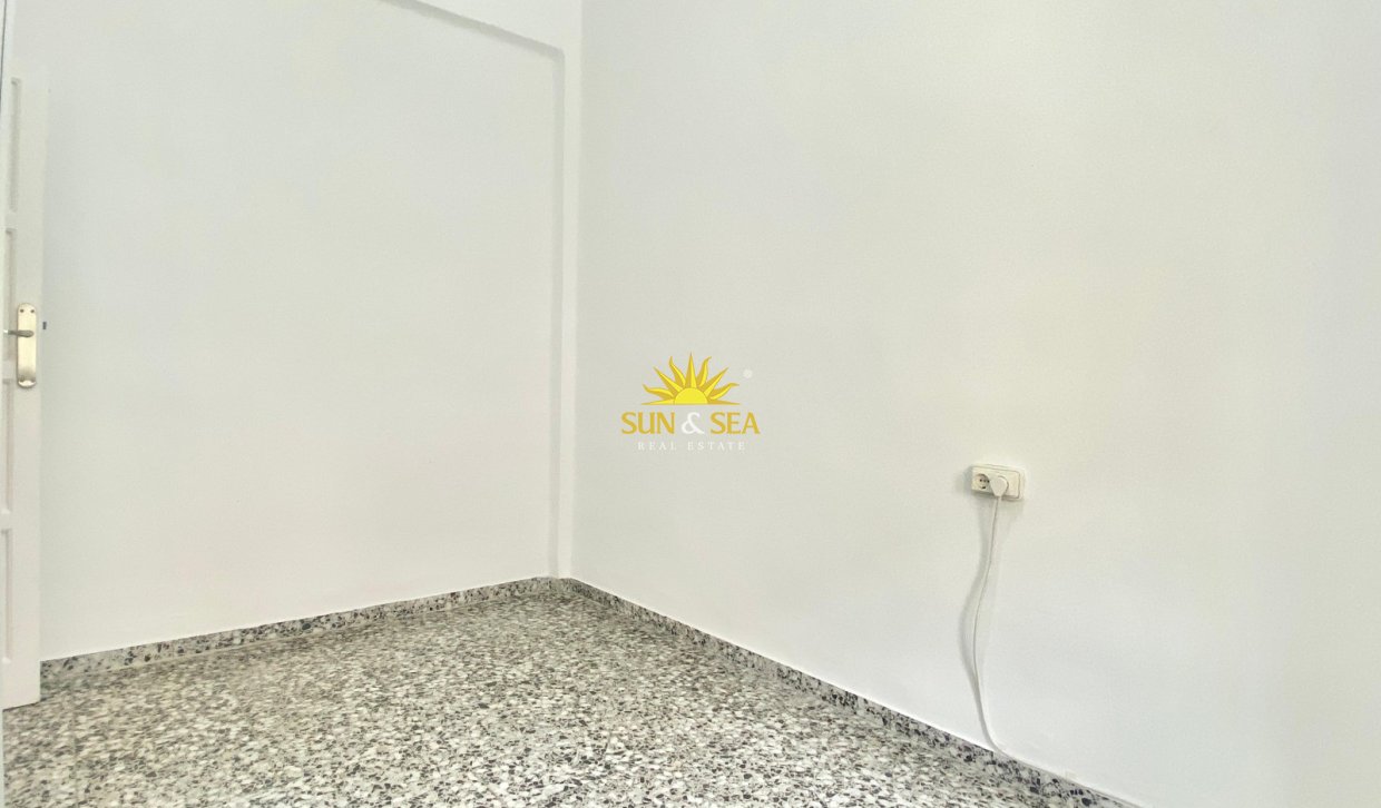 Alquiler a largo plazo - Apartamento - Alicante (Alacant)