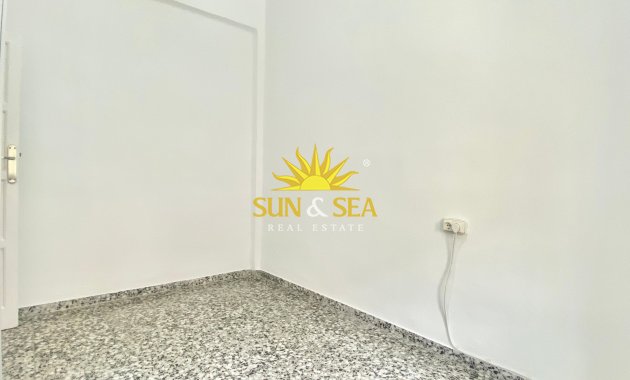 Alquiler a largo plazo - Apartamento - Alicante (Alacant)