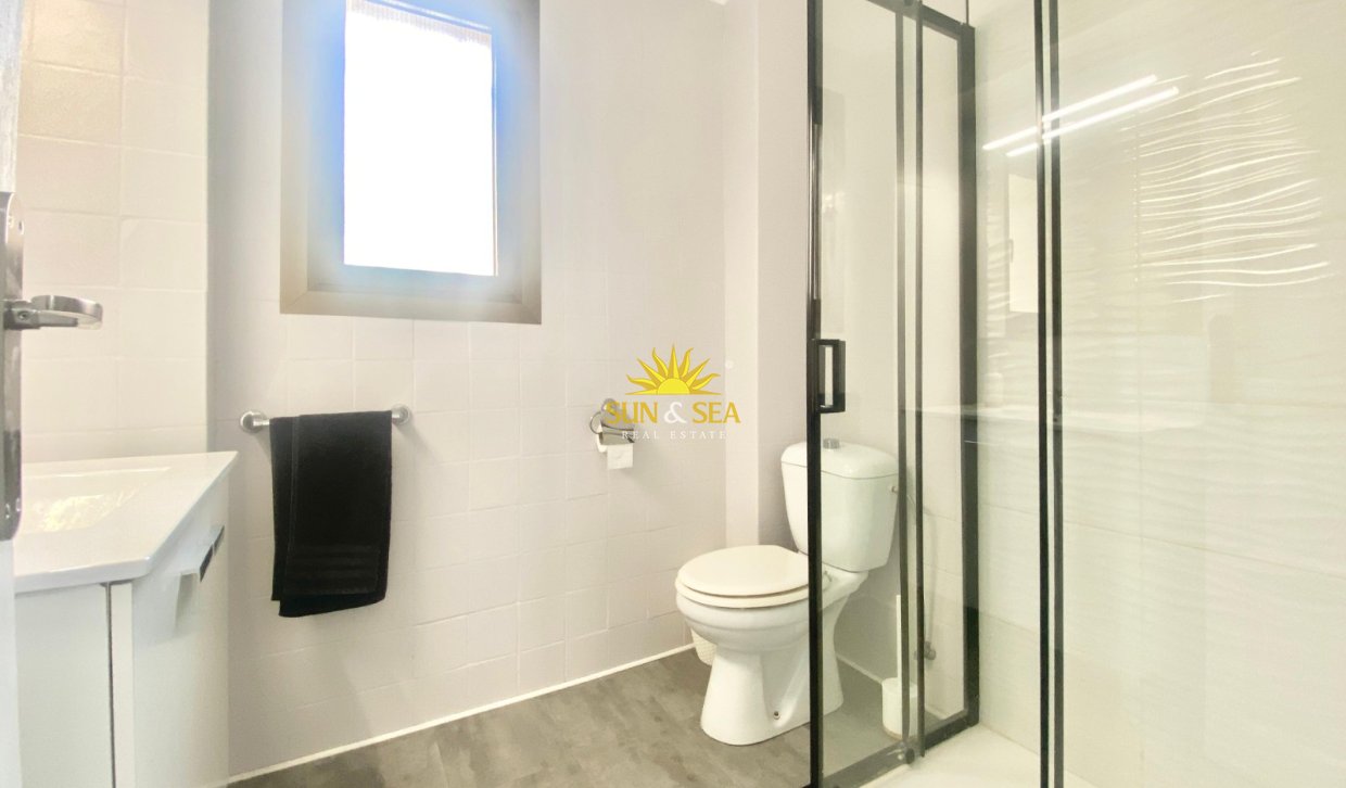 Alquiler a largo plazo - Apartamento - Alicante (Alacant)