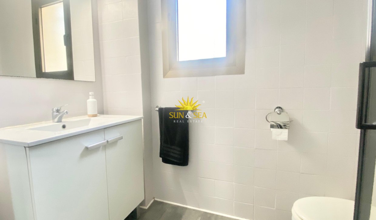Alquiler a largo plazo - Apartamento - Alicante (Alacant)