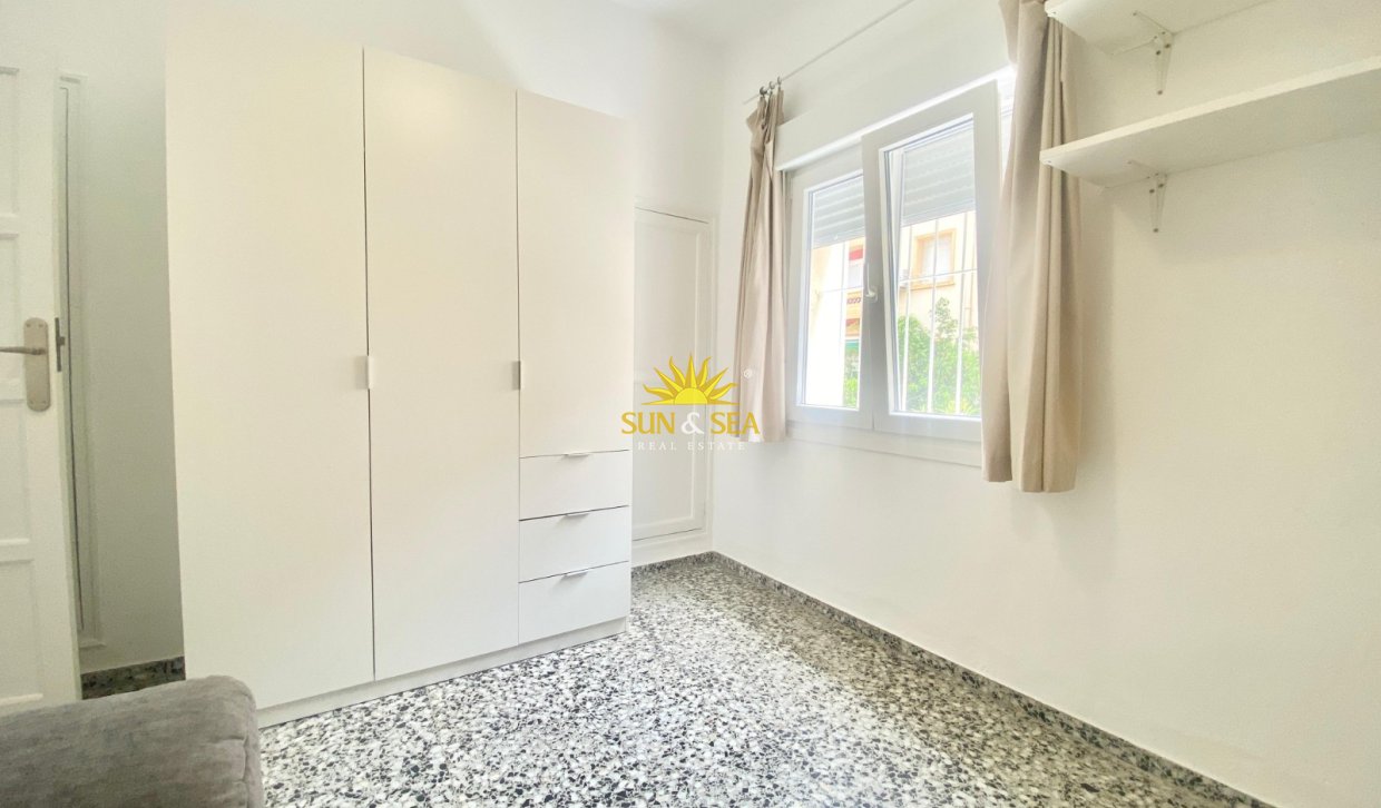 Alquiler a largo plazo - Apartamento - Alicante (Alacant)