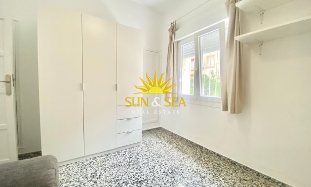 Alquiler a largo plazo - Apartamento - Alicante (Alacant)