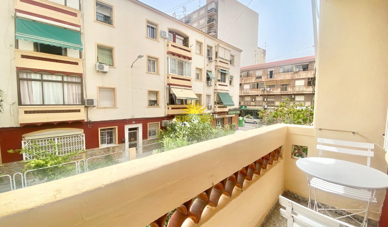 Alquiler a largo plazo - Apartamento - Alicante (Alacant)