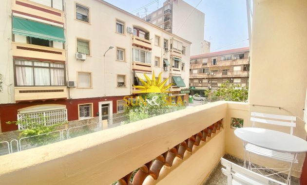 Alquiler a largo plazo - Apartamento - Alicante (Alacant)