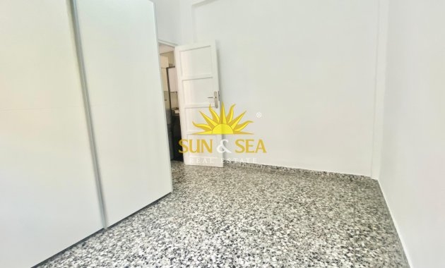 Alquiler a largo plazo - Apartamento - Alicante (Alacant)
