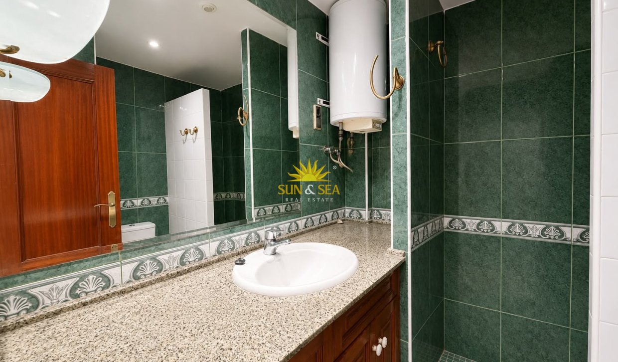 Alquiler a largo plazo - Apartamento - Torrevieja - Centro
