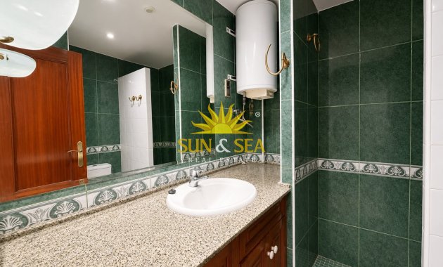 Alquiler a largo plazo - Apartamento - Torrevieja - Centro