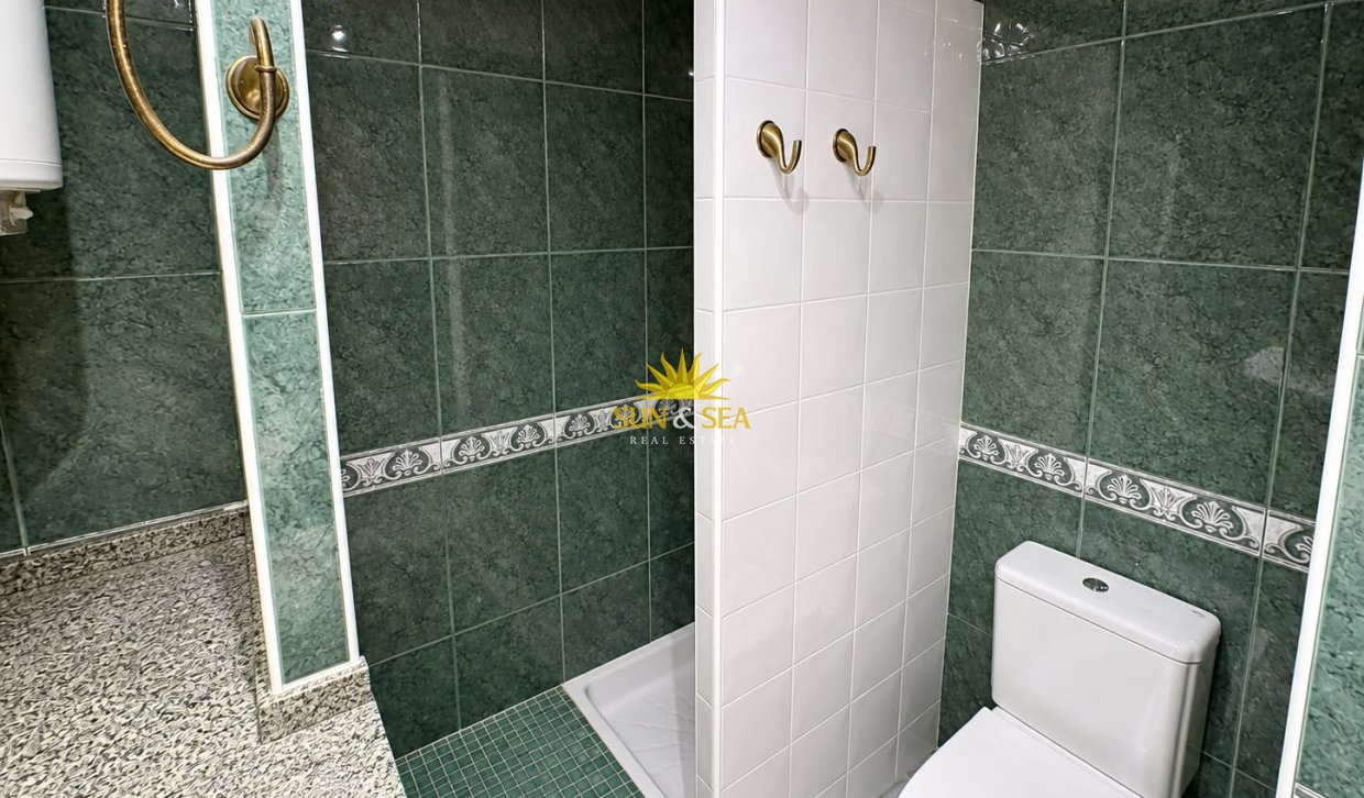 Alquiler a largo plazo - Apartamento - Torrevieja - Centro