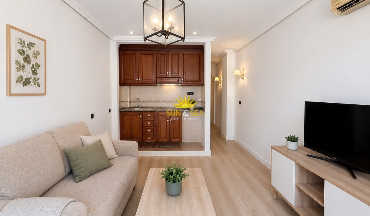 Alquiler a largo plazo - Apartamento - Torrevieja - Centro