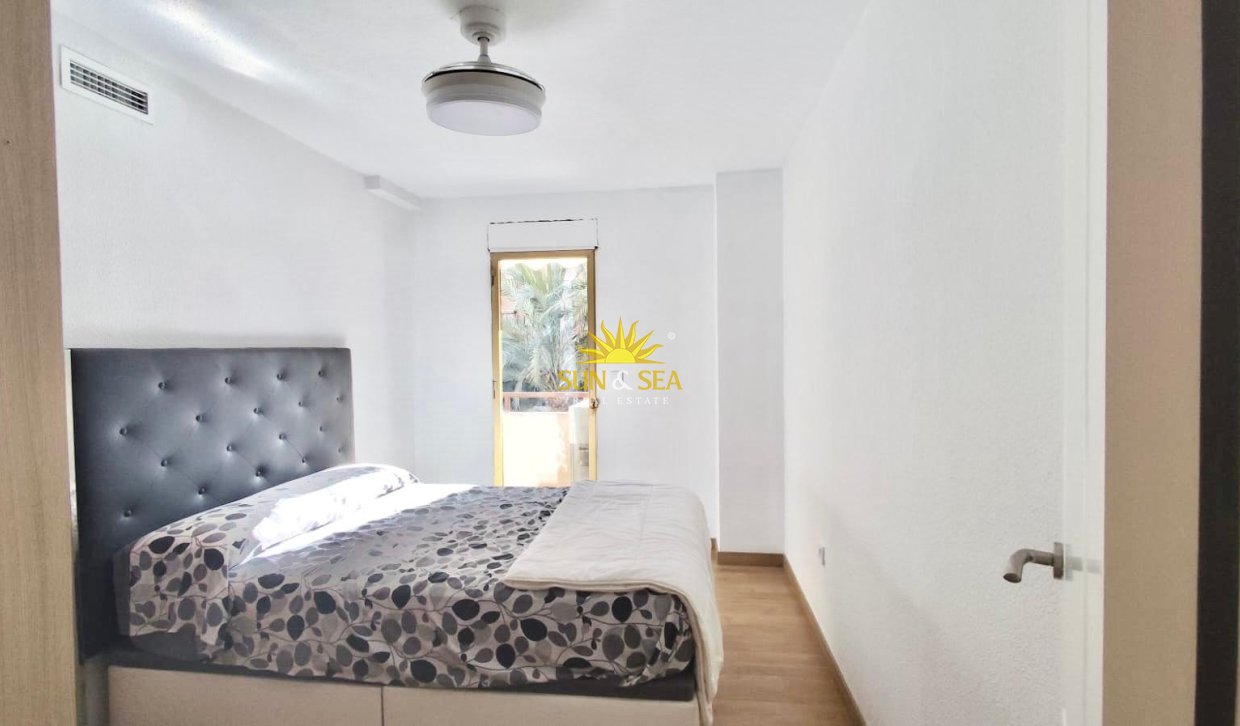 Alquiler a largo plazo - Apartamento - Alicante (Alacant)