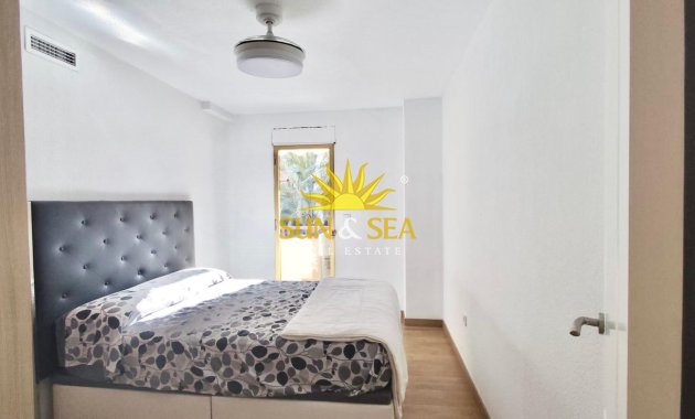 Alquiler a largo plazo - Apartamento - Alicante (Alacant)
