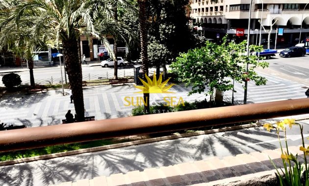 Alquiler a largo plazo - Apartamento - Alicante (Alacant)