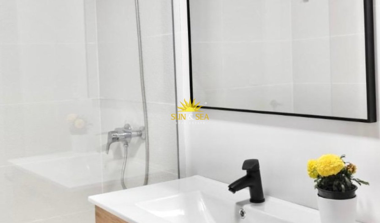 Alquiler a largo plazo - Apartamento - Alicante (Alacant)