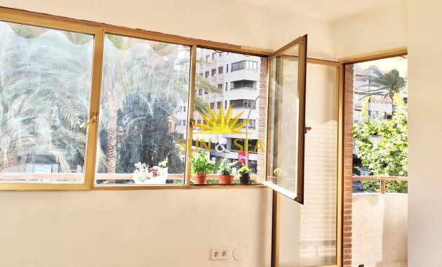 Alquiler a largo plazo - Apartamento - Alicante (Alacant)