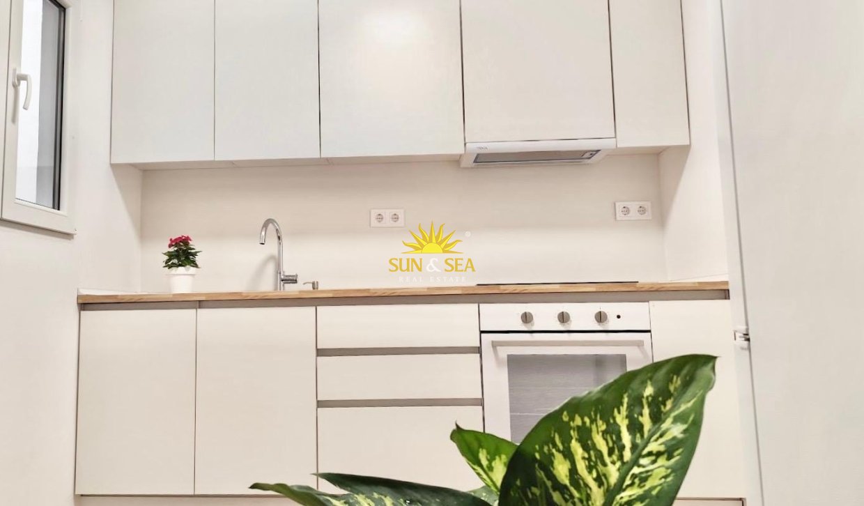 Alquiler a largo plazo - Apartamento - Alicante (Alacant)