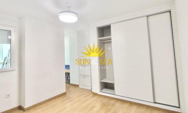 Alquiler a largo plazo - Apartamento - Alicante (Alacant)