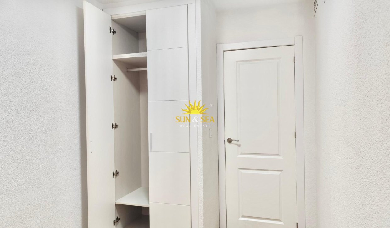 Alquiler a largo plazo - Apartamento - Alicante (Alacant)