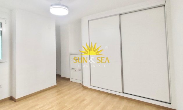 Alquiler a largo plazo - Apartamento - Alicante (Alacant)
