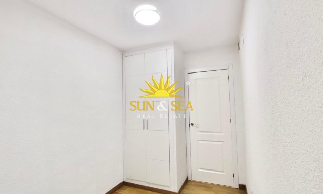 Alquiler a largo plazo - Apartamento - Alicante (Alacant)