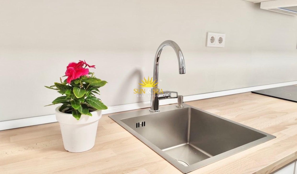 Alquiler a largo plazo - Apartamento - Alicante (Alacant)