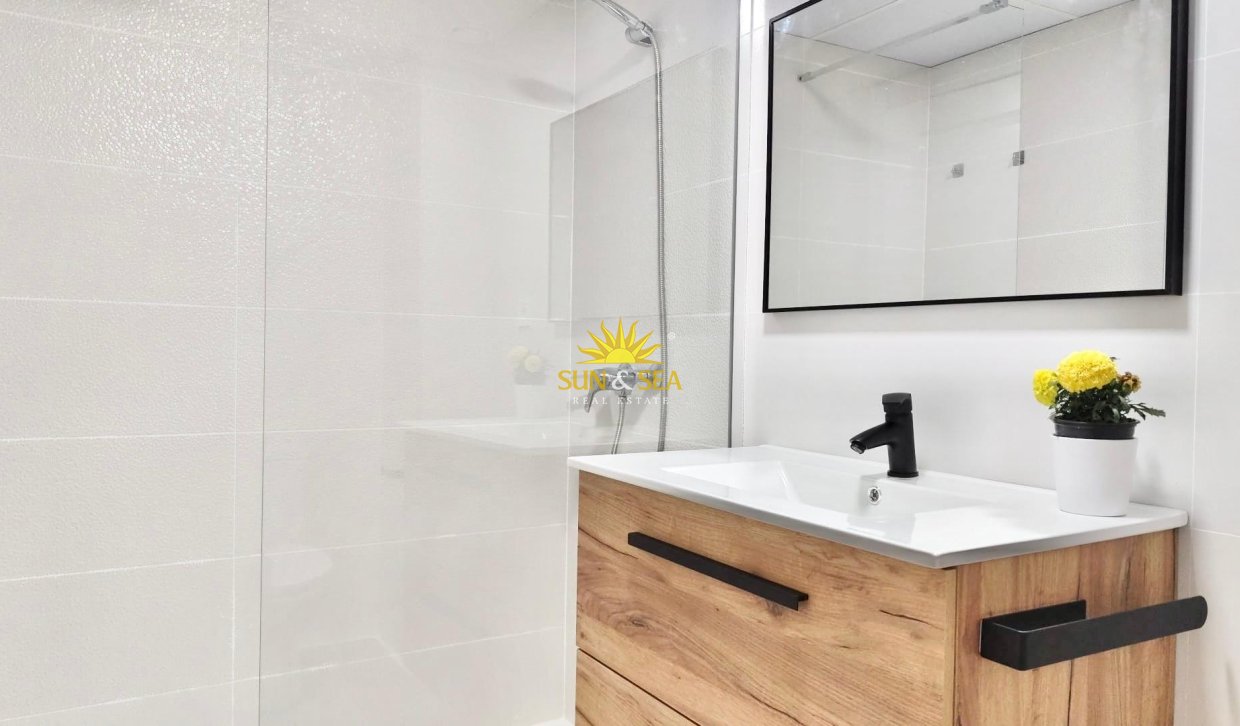 Alquiler a largo plazo - Apartamento - Alicante (Alacant)