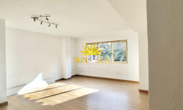 Alquiler a largo plazo - Apartamento - Alicante (Alacant)