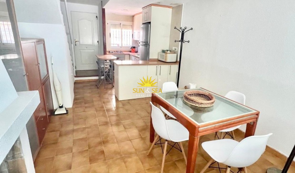 Alquiler a largo plazo - Chalet - Benidorm - Playa Poniente